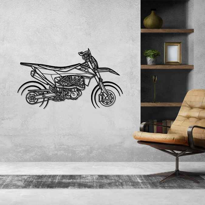 690 SMC R Silhouette Metal Wall Art